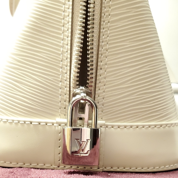 Louis Vuitton Epi Alma Ivoire PM - Picture 5 of 8